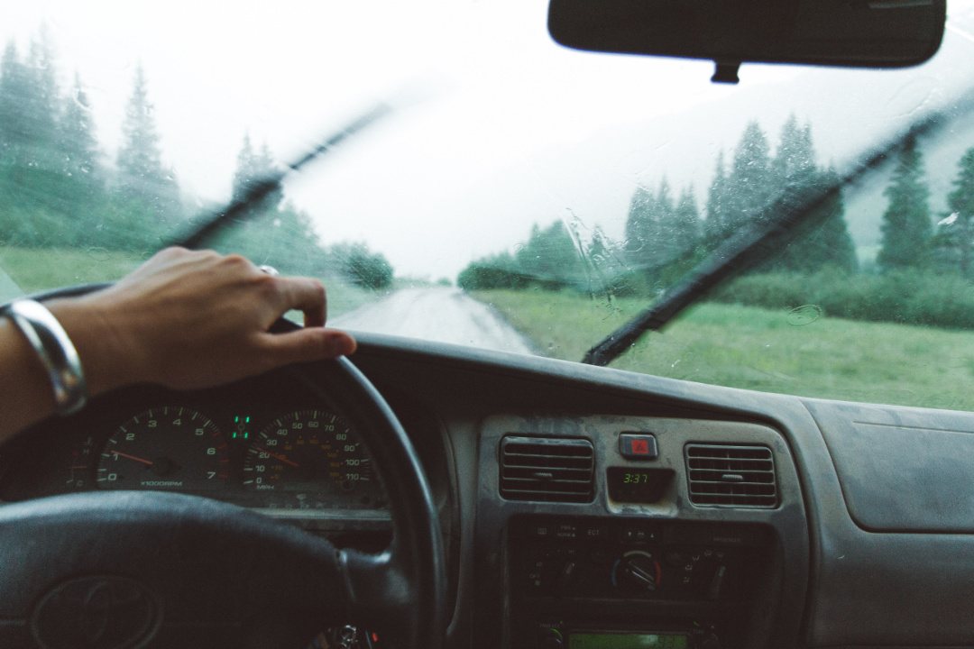 How To Stop Windshield Wiper Noise (6 Effective Tips)